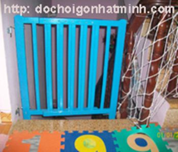 Chắn cửa , chắn cầu thang xoay 180độ an toàn cho bé yêu